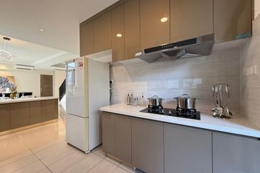 FREE SPA & LOAN LEGAL FEE! 4R4B! Fully Extended 2 Storey Terrace @ Semenyih