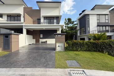 FREE SPA & LOAN LEGAL FEE! 4R4B! Fully Extended 2 Storey Terrace @ Semenyih