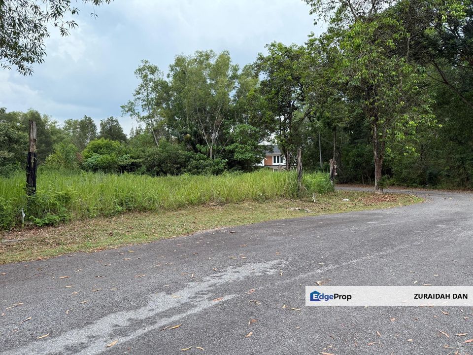 (CORNER LOT & 10,570 SQ FT) Corner Bungalow Lot Land @ Bandar Tasik Kesuma, Beranang/Semenyih, Selangor, Semenyih