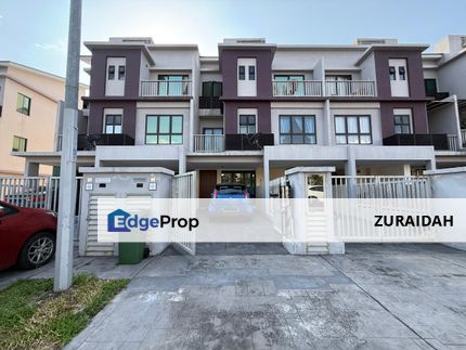 (PARTIALLY FURNISHED) Lower Unit! The Strata Townhouse, Bandar Puteri Bangi, Selangor, Bangi