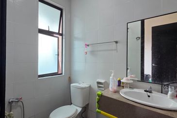 Avenue 2, Lake Valley