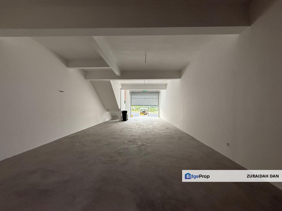 20 x 75! GROUND FLOOR! 2 Storey Shoplot @ Kajang East Avenue 2, Semenyih, Selangor, Semenyih