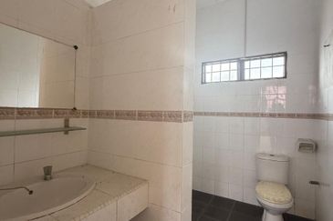 Taman Tasik Semenyih (Lake Residence)