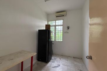 Taman Tasik Semenyih (Lake Residence)