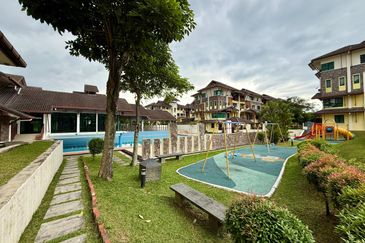 Avenue 2, Lake Valley