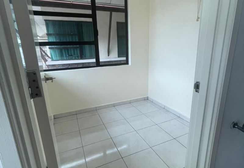 Avenue 2, Lake Valley