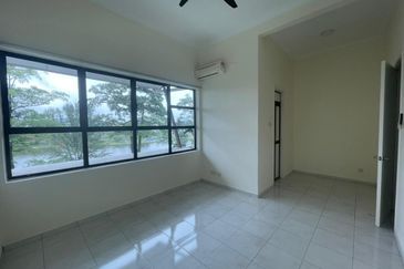 Avenue 2, Lake Valley