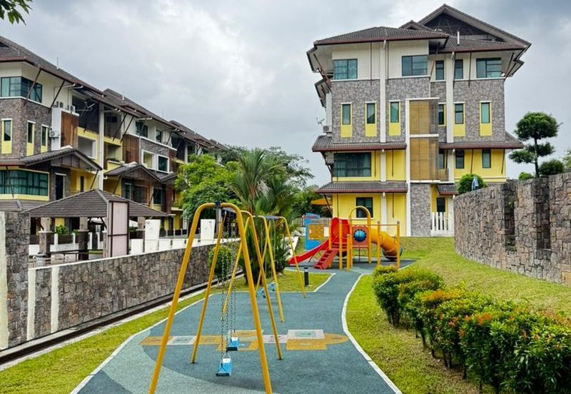 Avenue 2, Lake Valley