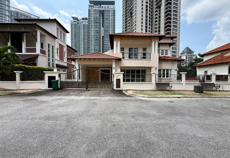 Kiara Peak (Puncak Kiara)