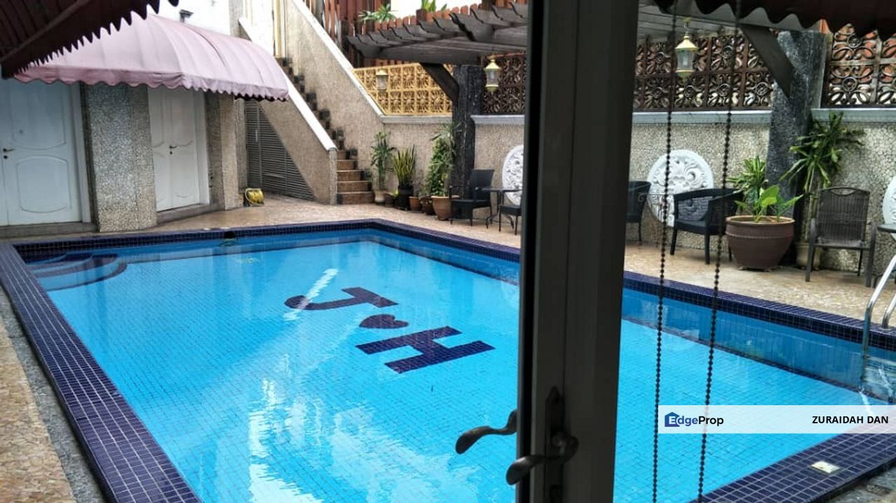ITALIAN STYLE + POOL! 3 Storey Bungalow @ Seksyen 8, Shah Alam, Selangor, Shah Alam