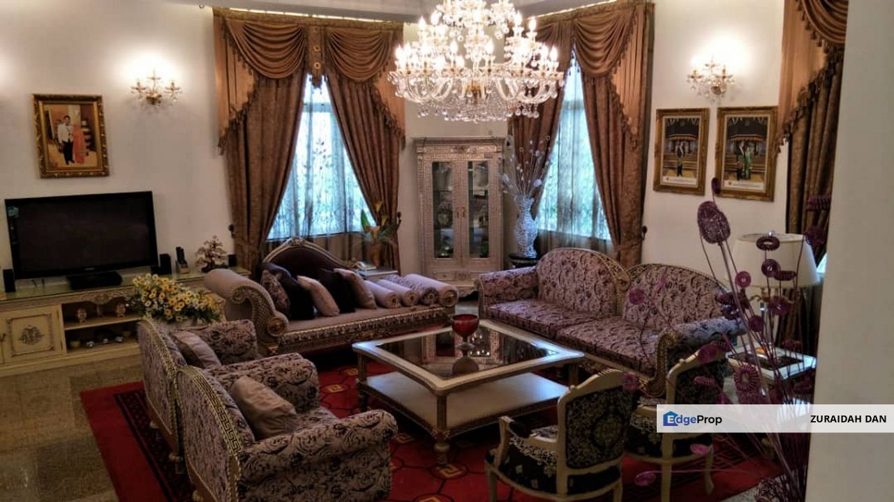 ITALIAN STYLE + POOL! 3 Storey Bungalow @ Seksyen 8, Shah Alam, Selangor, Shah Alam