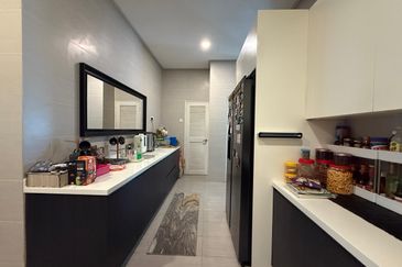 Avenue 6, Bandar Tun Hussein Onn