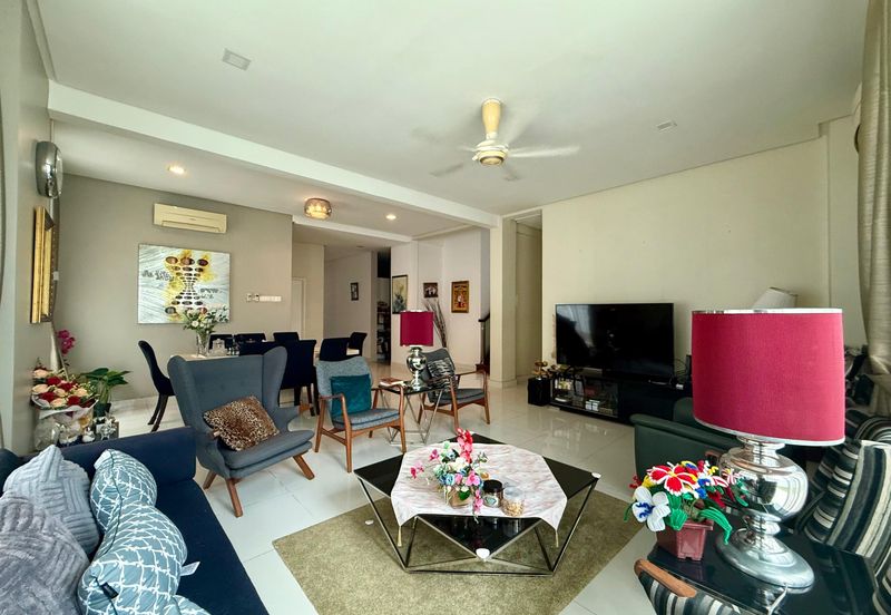 Avenue 6, Bandar Tun Hussein Onn