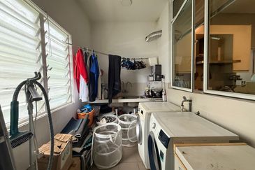 Avenue 6, Bandar Tun Hussein Onn