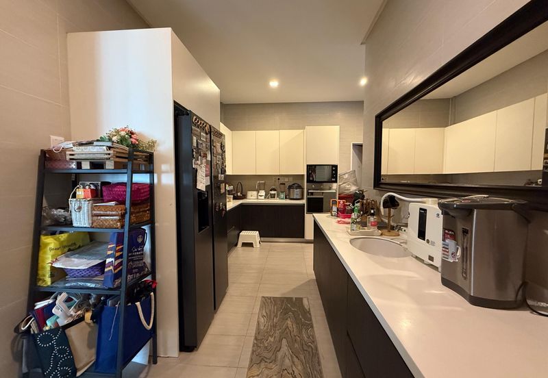 Avenue 6, Bandar Tun Hussein Onn