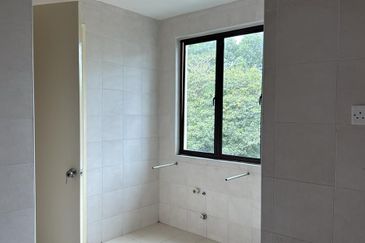 Avenue 2, Lake Valley