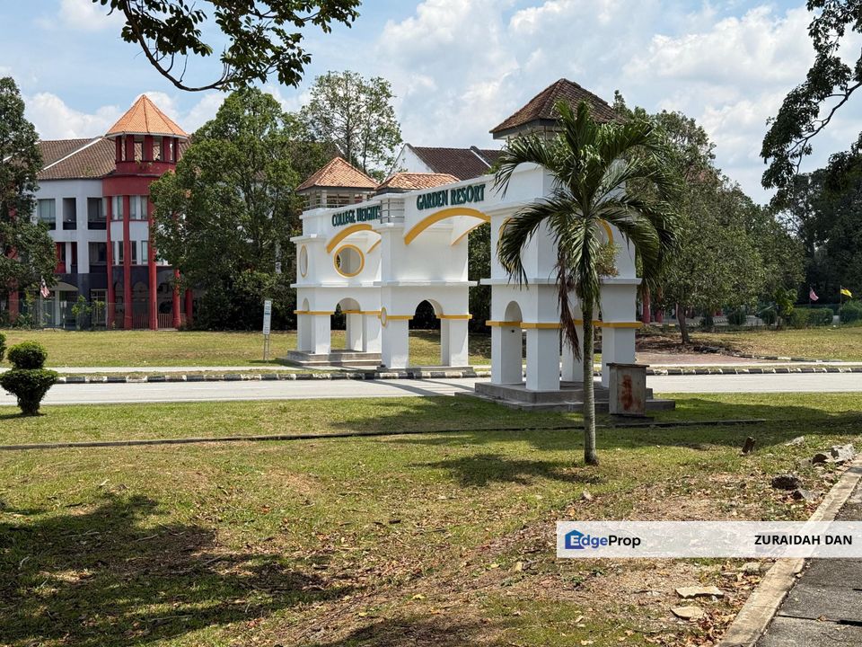 (8,632 SQ FT & FREEHOLD) Bungalow Lot Land @ College Heights Garden Resort Pajam, Mantin, Negeri Sembilan, Seremban