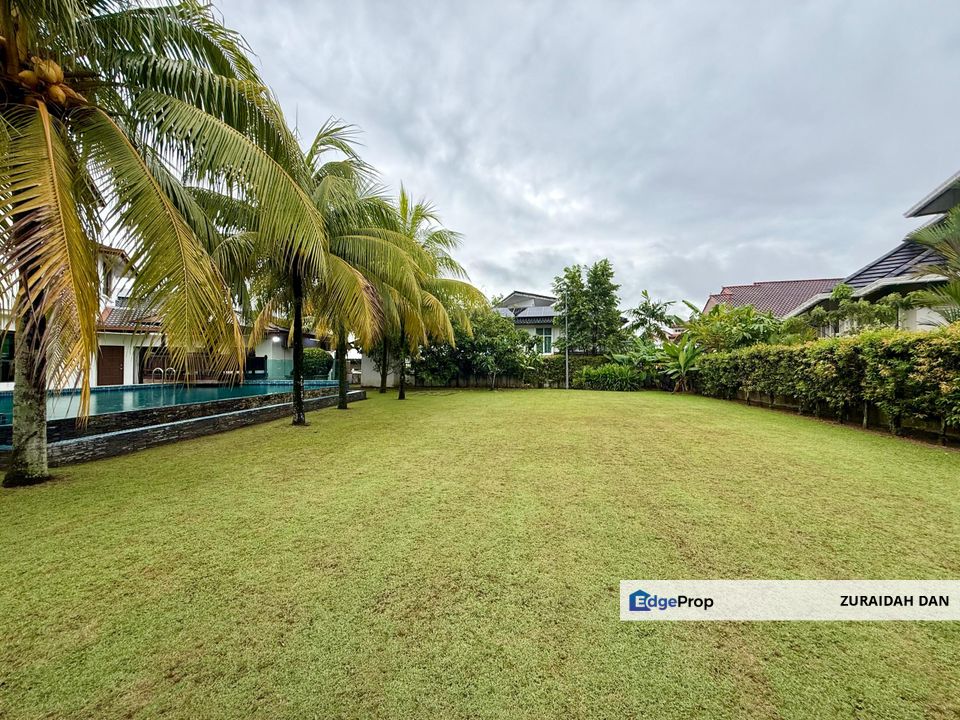 WITH POOL & BIG LAND! 2.5 Storey Bungalow @ Seksyen 13, Shah Alam, Selangor, Shah Alam