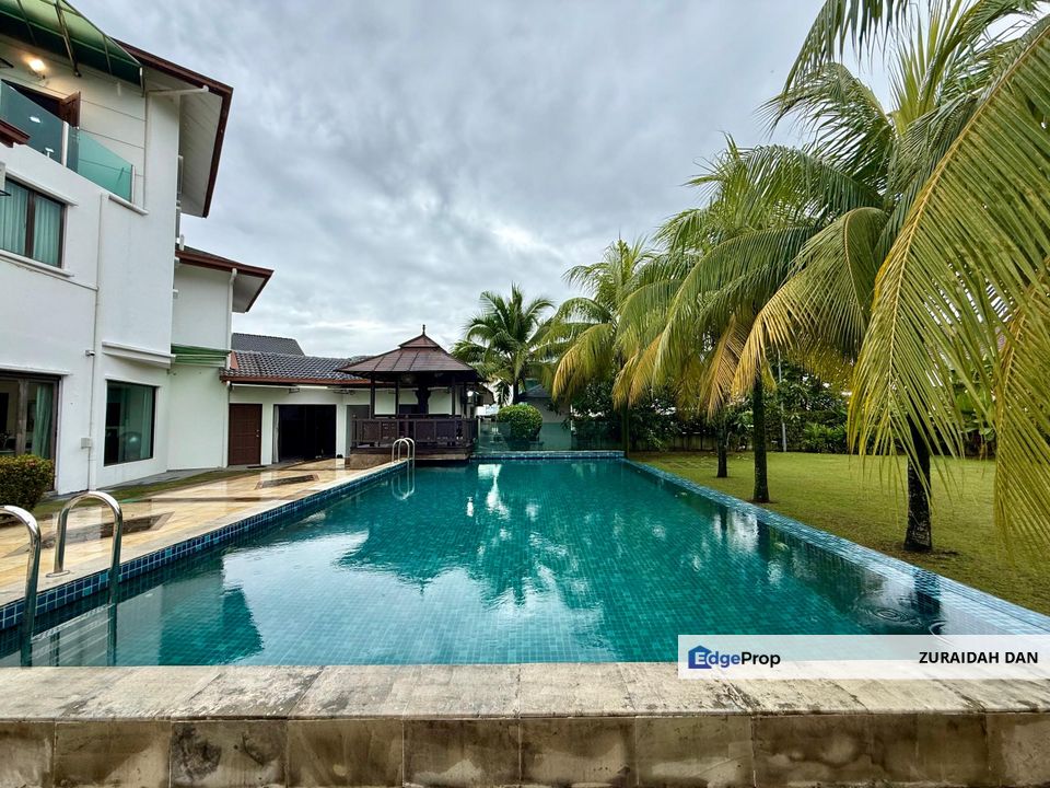 WITH POOL & BIG LAND! 2.5 Storey Bungalow @ Seksyen 13, Shah Alam, Selangor, Shah Alam