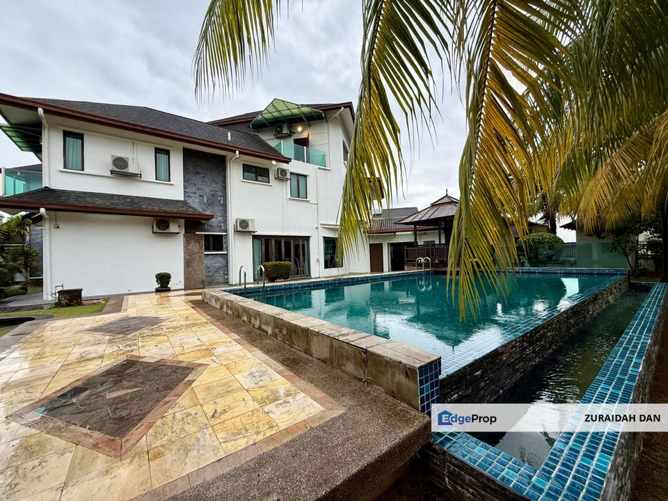 WITH POOL & BIG LAND! 2.5 Storey Bungalow @ Seksyen 13, Shah Alam, Selangor, Shah Alam