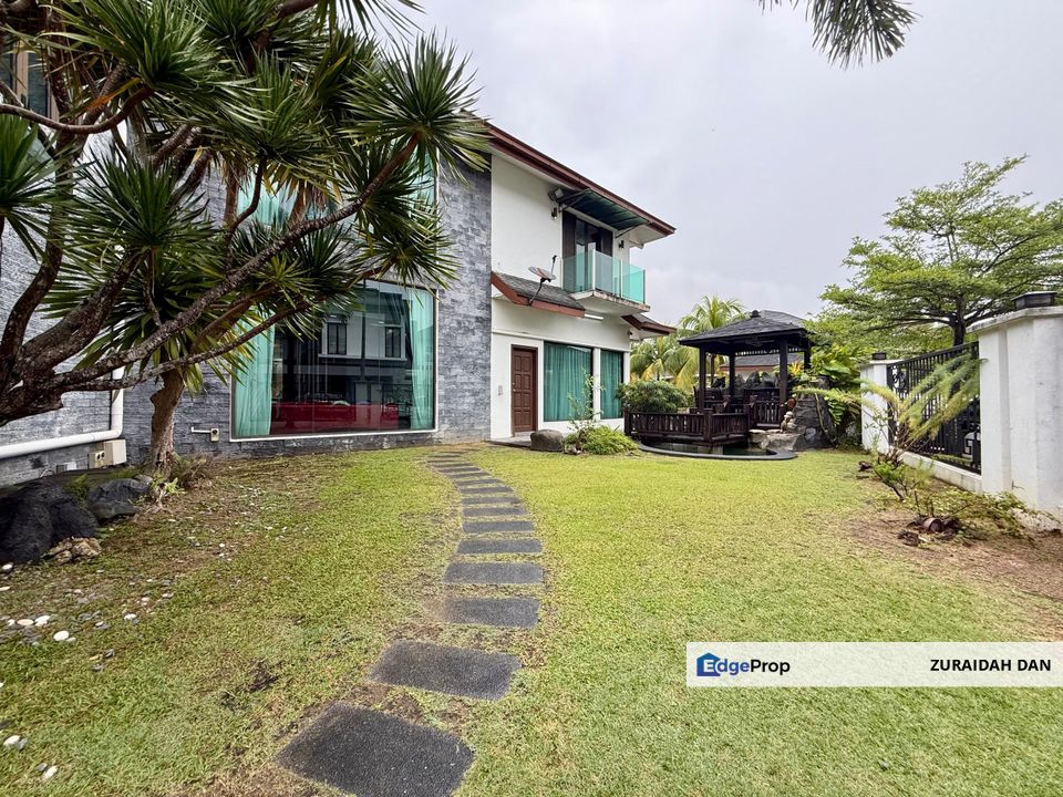 WITH POOL & BIG LAND! 2.5 Storey Bungalow @ Seksyen 13, Shah Alam, Selangor, Shah Alam