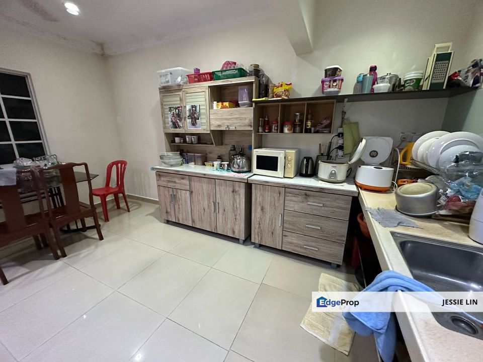 Single Storey End Lot House For Sale PJ Closed To LRT Paramount station, Selangor, Petaling Jaya