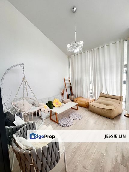 3 Storey Superlink Intermediate LakeClub Parkhome For Sale Rawang Fully Renovated, Selangor, Rawang
