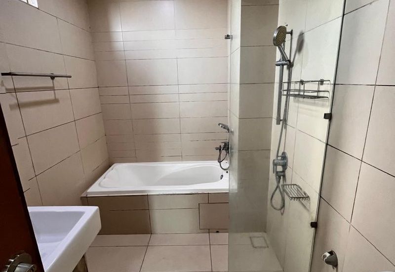 Royal Regent Sri Putramas III