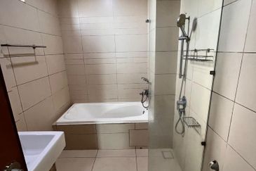 Royal Regent Sri Putramas III