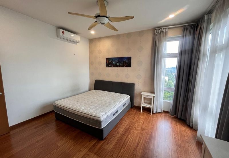 Royal Regent Sri Putramas III