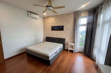 Royal Regent Sri Putramas III