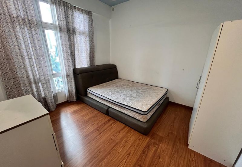 Royal Regent Sri Putramas III