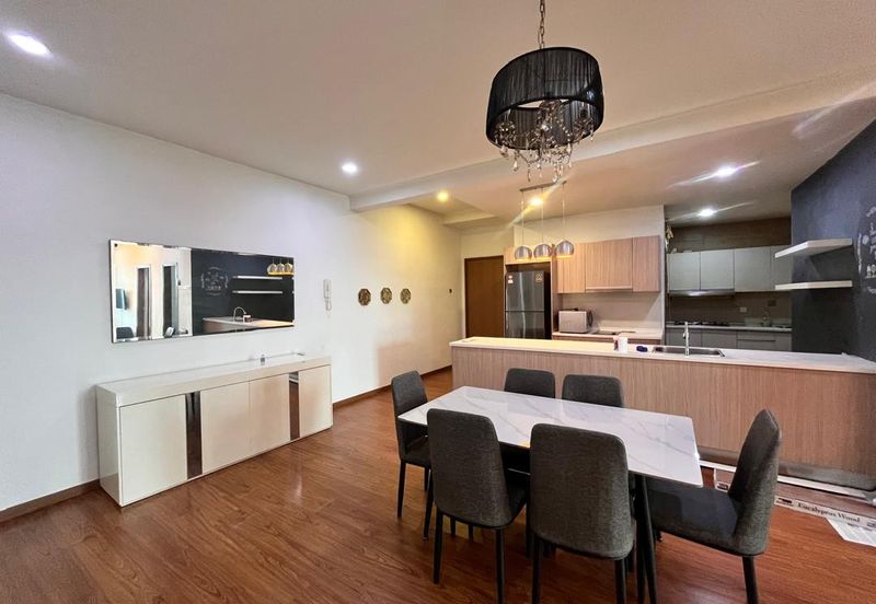 Royal Regent Sri Putramas III