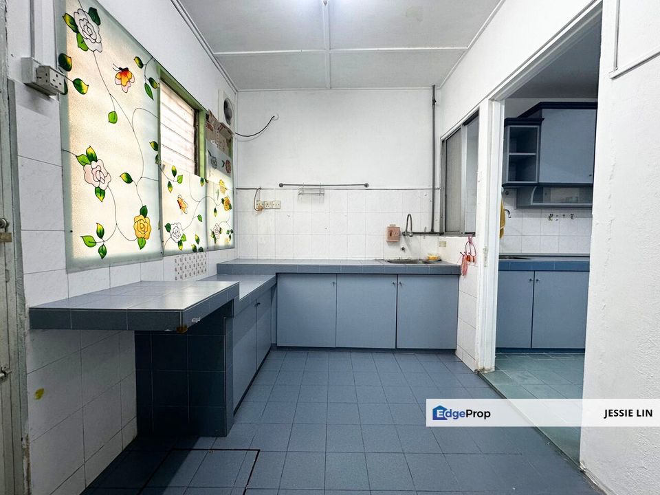 2 sty Freehold Terrace House For Sale USJ 13 Subang Jaya Facing Playground Gated & Guarded, Selangor, USJ