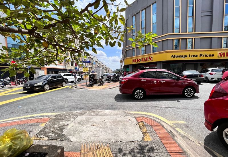 Medan Putra Business Centre