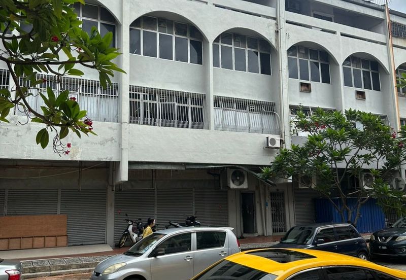 Office For Rent at Kelana Jaya, Near Linclon College 