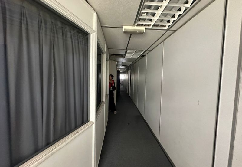 Office For Rent at Kelana Jaya, Near Linclon College 