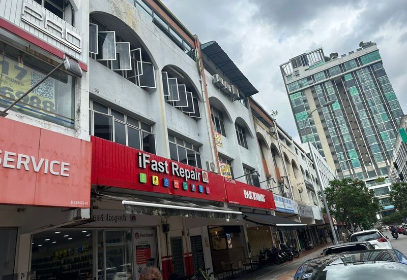 Office For Rent at Kelana Jaya, Near Linclon College 