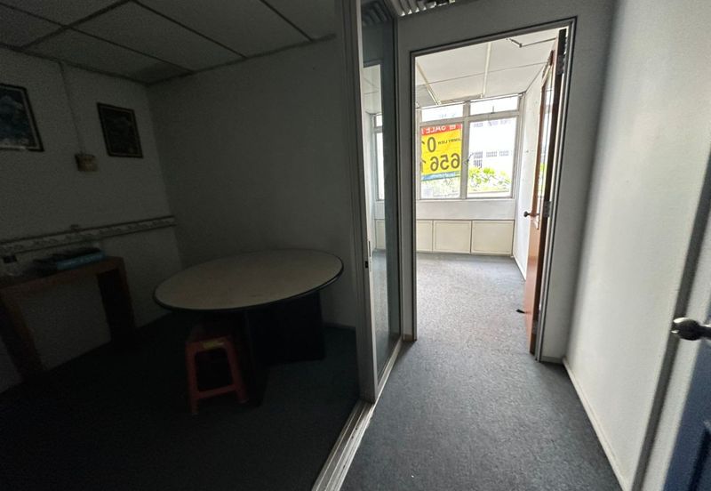 Office For Rent at Kelana Jaya, Near Linclon College 