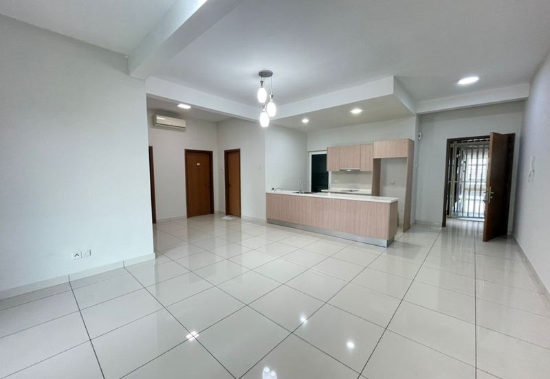 Royal Regent Sri Putramas III