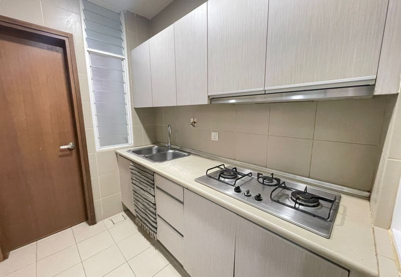 Royal Regent Sri Putramas III