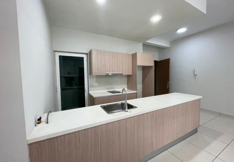 Royal Regent Sri Putramas III