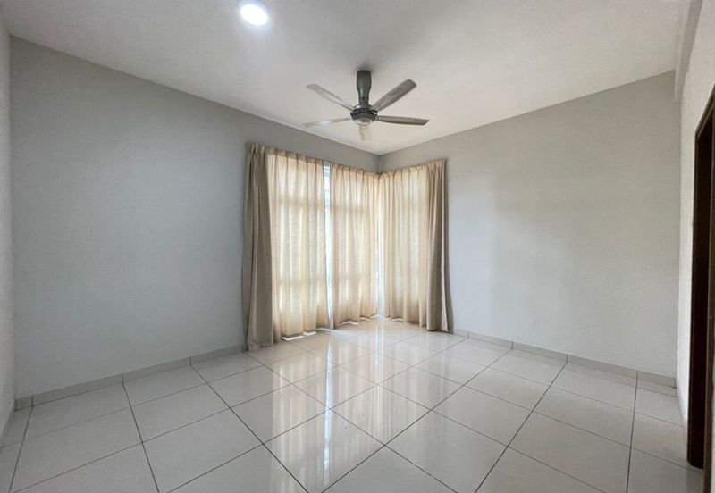 Royal Regent Sri Putramas III