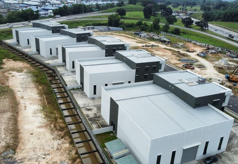 3 Storey Semi D Factory For Rent Rawang Industrial Park Next To Rawang Toll