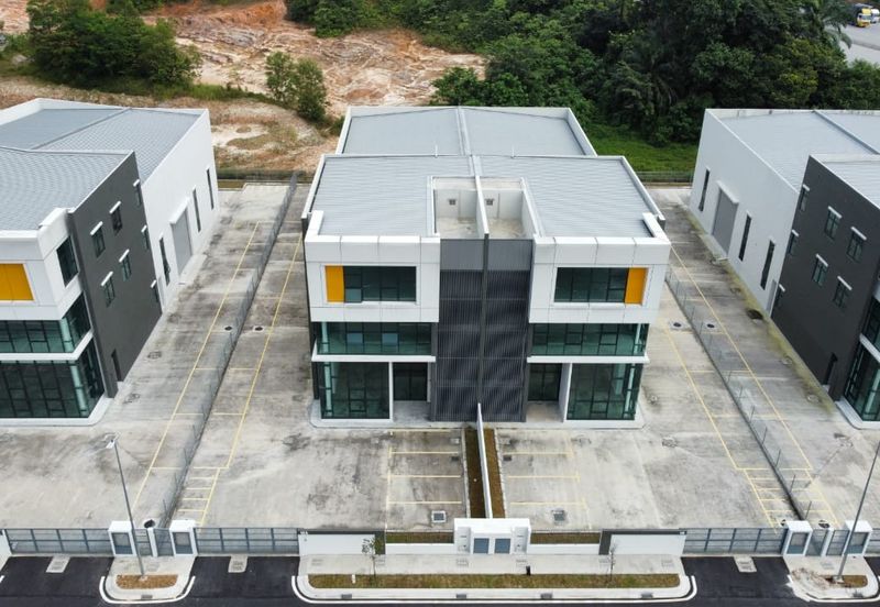 3 Storey Semi D Factory For Rent Rawang Industrial Park Next To Rawang Toll