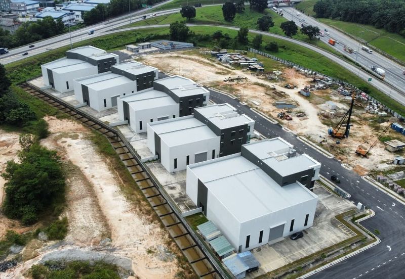 3 Storey Semi D Factory For Rent Rawang Industrial Park Next To Rawang Toll