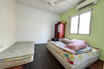 Flat Desa Mentari Blok 5