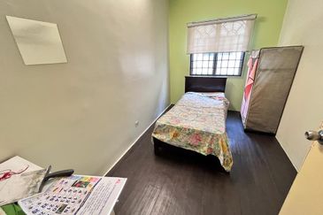 Flat Desa Mentari Blok 5