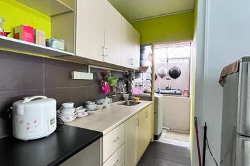 Flat Desa Mentari Blok 5