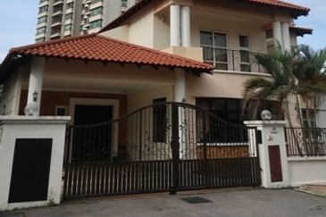 Kiara Peak (Puncak Kiara)